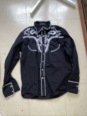 Daupanzees Western Womens Button front Shirt Medium Embroidered
